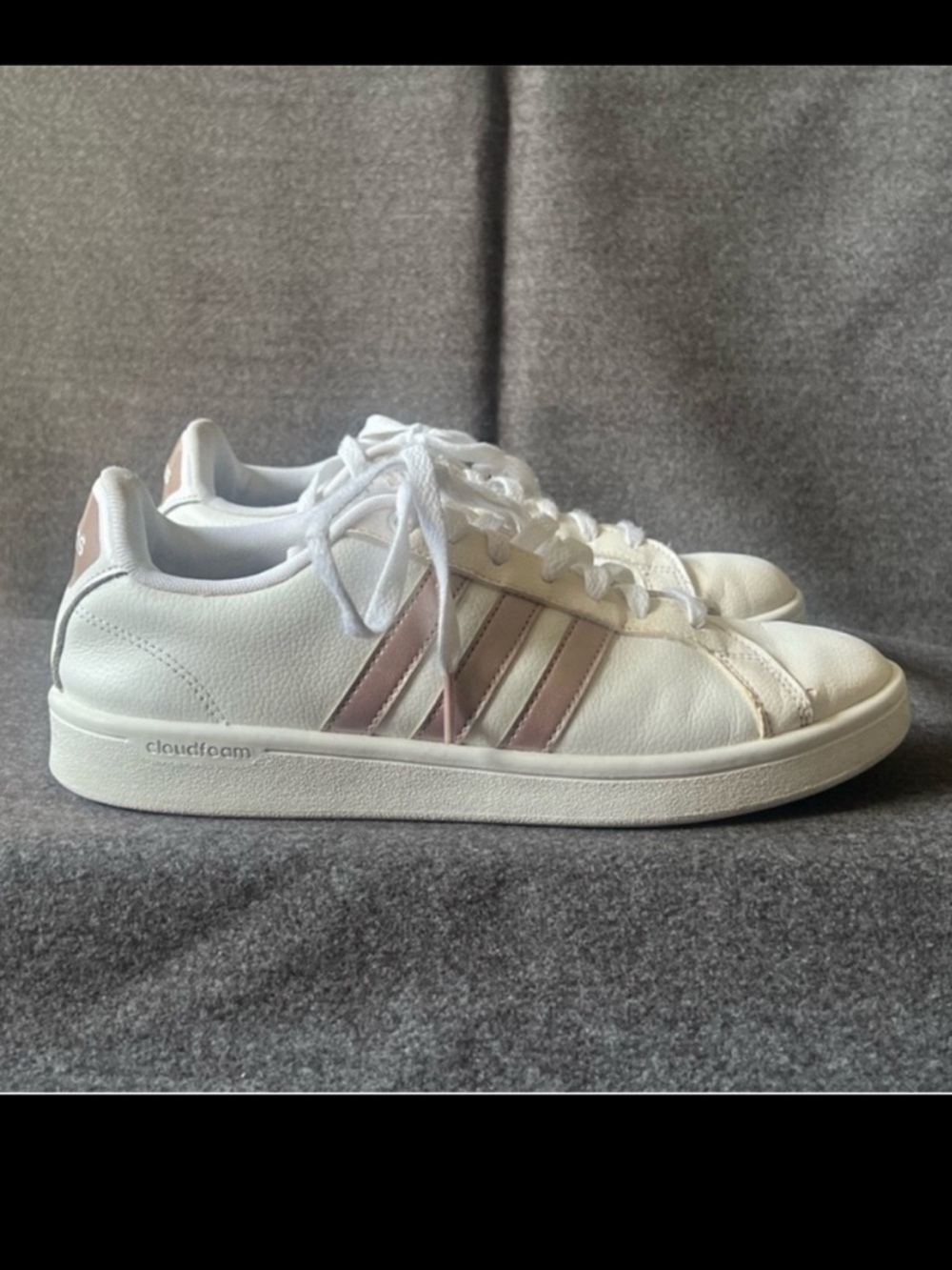 Adidas Sneakers